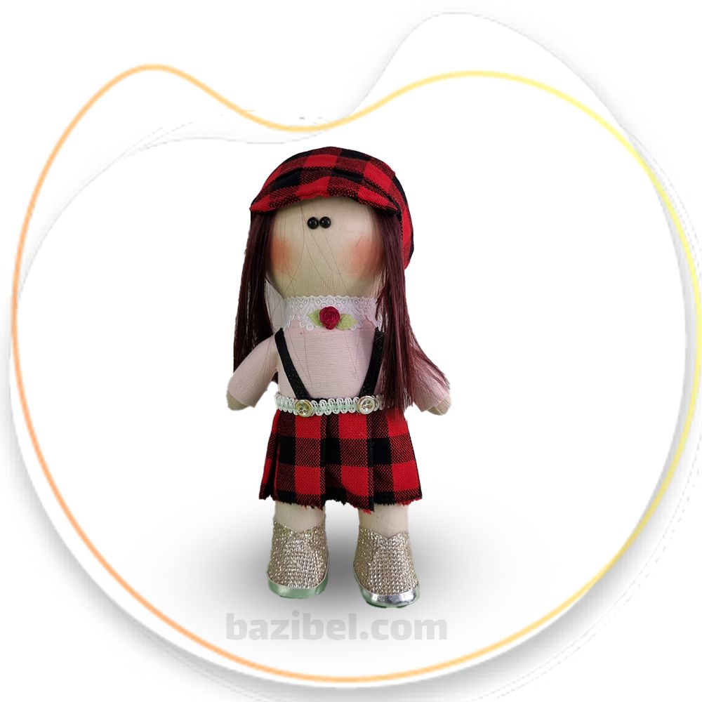 عروسک روسی دختر با لباس چهارخونه قرمز 
